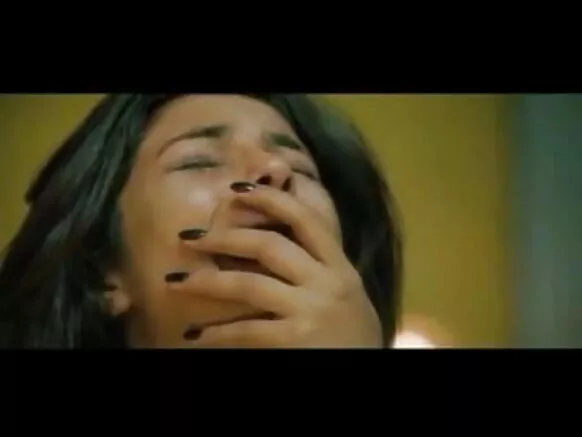 Chopra furo ibalopo si nmu pẹlu ọmọbinrin.