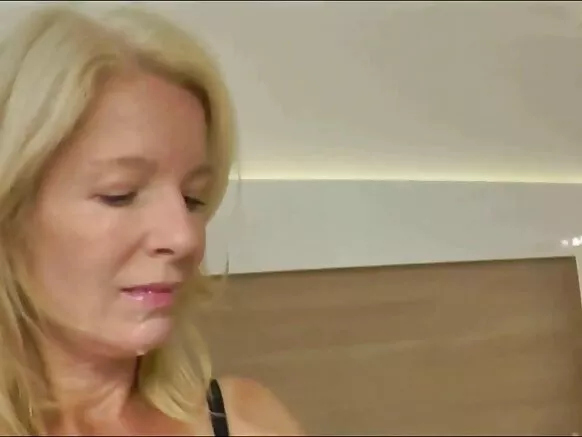 Japanese bilondi milf xxx furo ibalopo.