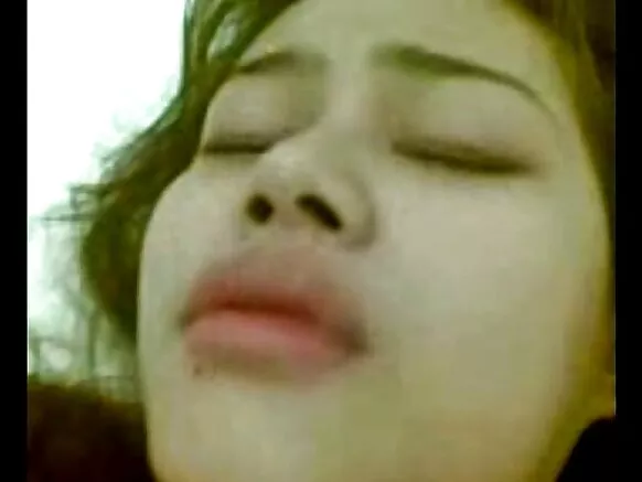 Indonesian girl furo Spanish akọkọ ria fidio ile.