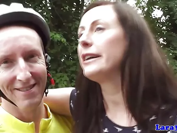 Milf English European ni ibọsẹ furo onihoho fidio furo ni awọn igigirisẹ giga fokii pẹlu owo osu.